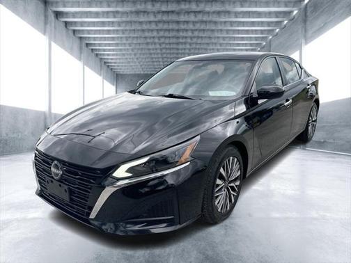 Super Black 2023 Nissan Altima 2.5 SV