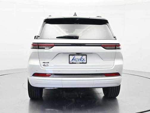 Bright White Clearcoat 2026 Jeep Grand Cherokee Limited