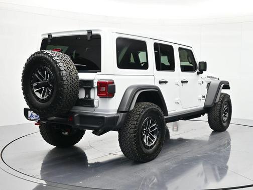 Bright White Clearcoat 2026 Jeep Wrangler Rubicon