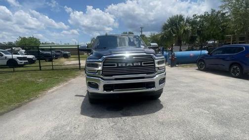 2020 RAM 2500 Laramie Crew Cab 4X4 6'4' Box