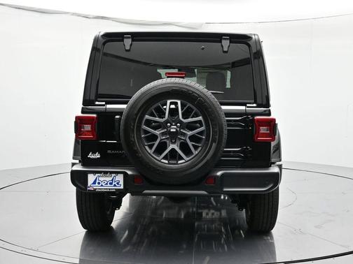 2026 Jeep Wrangler 4-Door Sahara 4x4