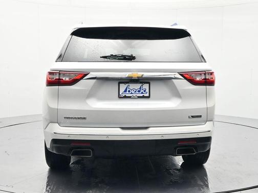 Iridescent Pearl Tricoat 2018 Chevrolet Traverse Premier