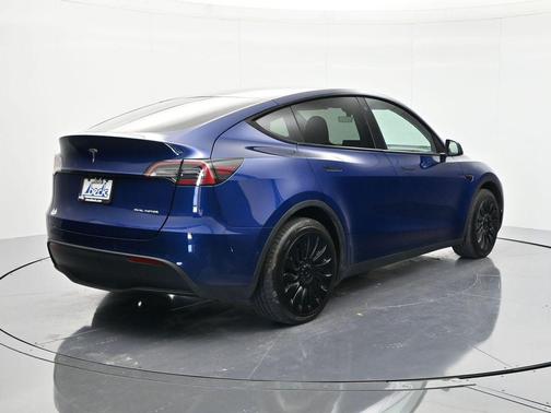 Deep Blue Metallic 2022 Tesla Model Y Long Range Dual Motor All-Wheel Drive