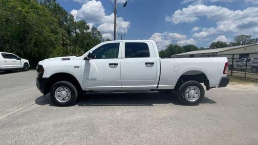 2022 RAM 2500 Tradesman Crew Cab 4x4 6'4' Box