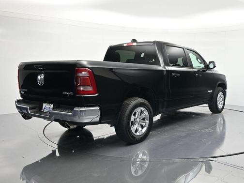 Diamond Black Crystal Pearlcoat 2024 RAM 1500 Laramie