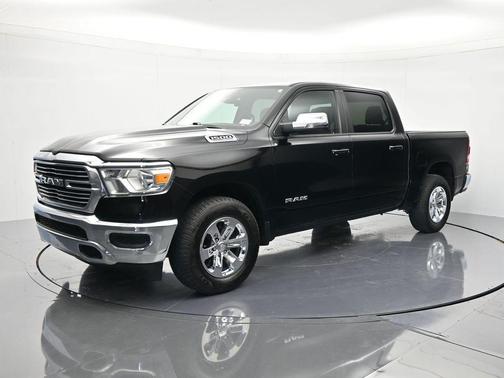 Diamond Black Crystal Pearlcoat 2024 RAM 1500 Laramie