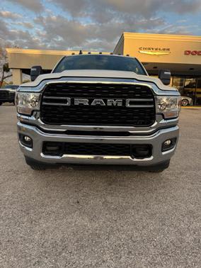 2024 RAM 3500 Big Horn Crew Cab 4x4 8' Box