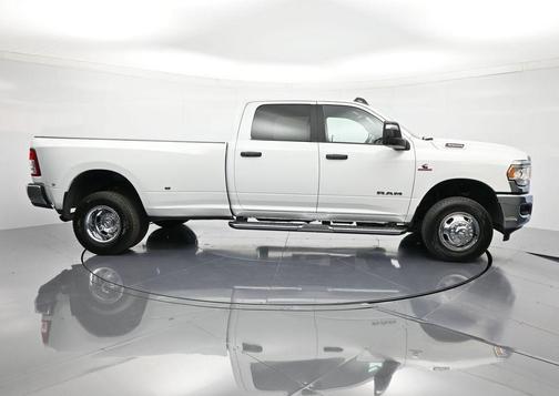 2024 RAM 3500 Big Horn Crew Cab 4x4 8' Box