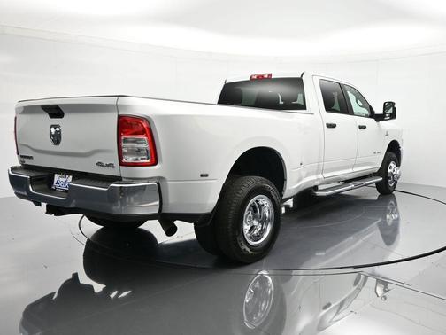 2024 RAM 3500 Big Horn Crew Cab 4x4 8' Box