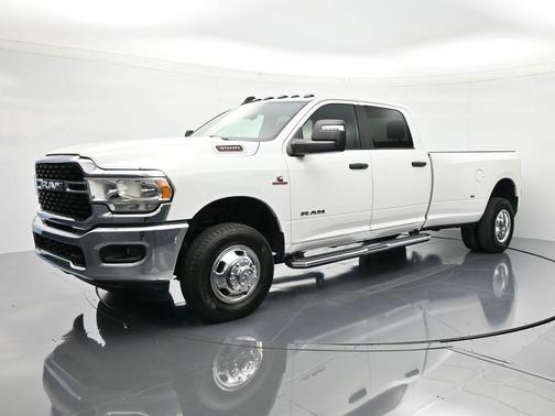 2024 RAM 3500 Big Horn Crew Cab 4x4 8' Box