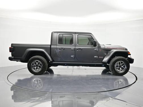 Granite Crystal Metallic Clearcoat 2026 Jeep Gladiator Rubicon