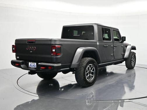 Granite Crystal Metallic Clearcoat 2026 Jeep Gladiator Rubicon