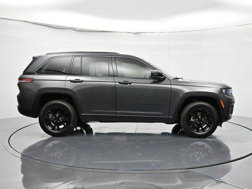 2026 Jeep Grand Cherokee Altitude