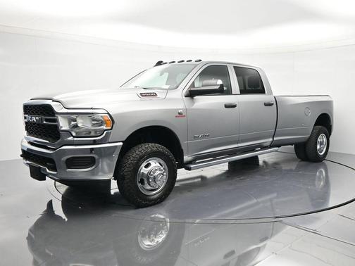 Billet Silver Metallic Clearcoat 2022 RAM 3500 Tradesman Crew Cab 4x4 8' Box