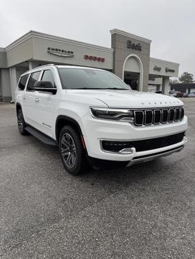 2024 Jeep Wagoneer L Series II 4x2