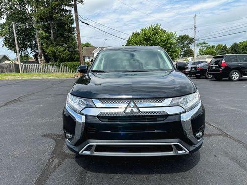 Labrador Black Metallic 2019 Mitsubishi Outlander SE