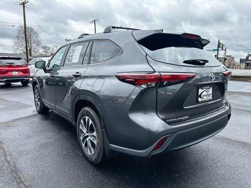 2024 Toyota Highlander Hybrid XLE