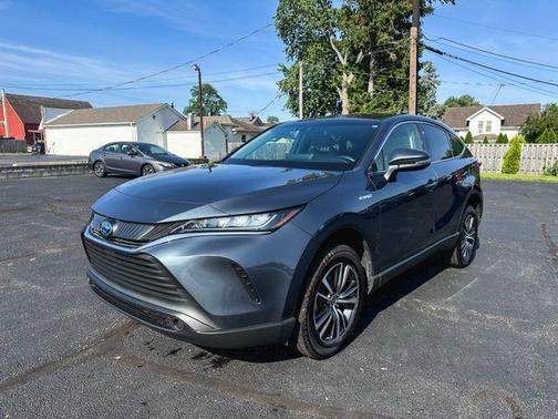 Coastal Gray Metallic 2021 Toyota Venza LE