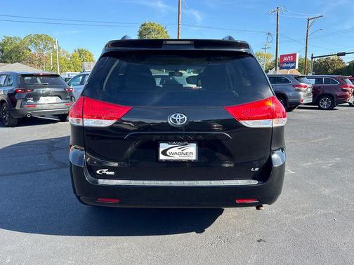 2014 Toyota Sienna LE