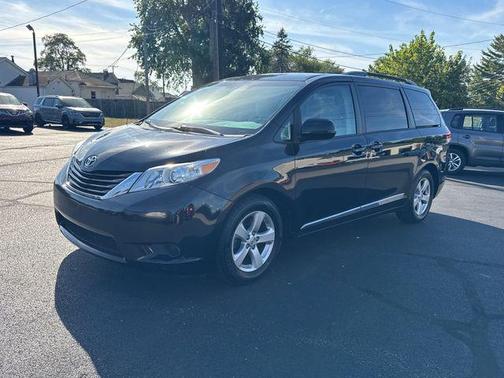2014 Toyota Sienna LE