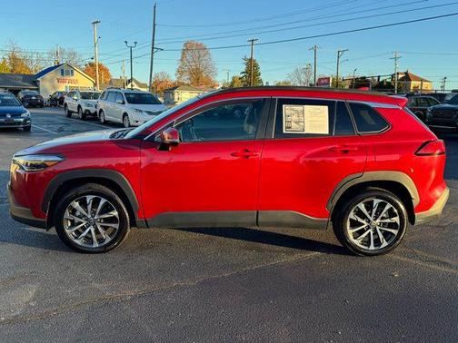 2024 Toyota Corolla Cross XLE