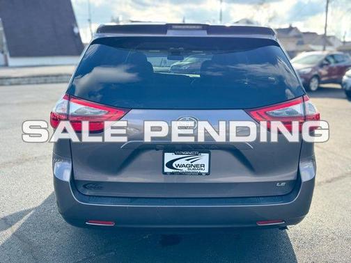 2020 Toyota Sienna LE