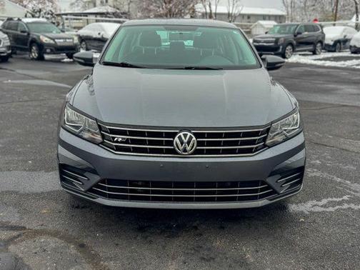 2016 Volkswagen Passat 1.8T R-Line