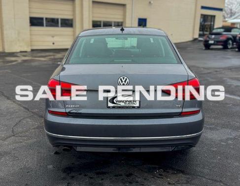 2016 Volkswagen Passat 1.8T R-Line