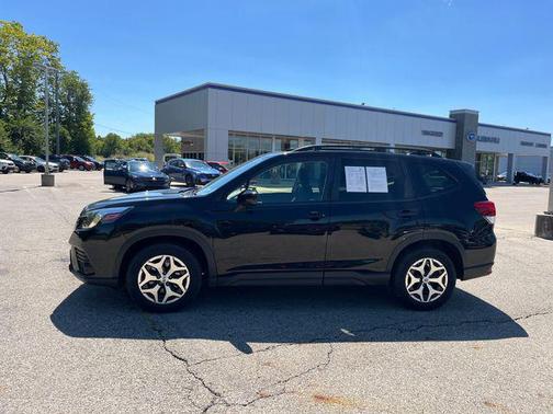 2022 Subaru Forester Premium