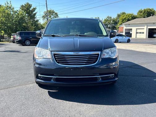 2014 Chrysler Town & Country Touring
