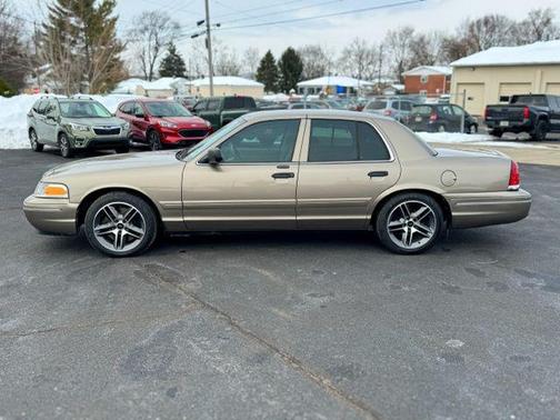 -Select- 2005 Ford Crown Victoria Base