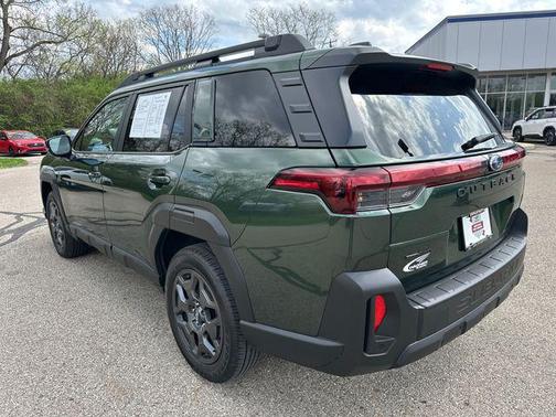 Deep Emerald Green Pearl 2026 Subaru Outback Premium