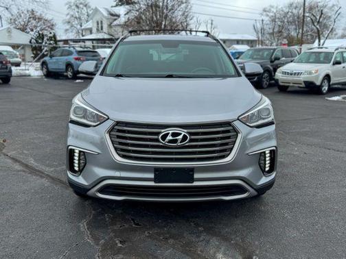 2017 Hyundai SANTA FE SE