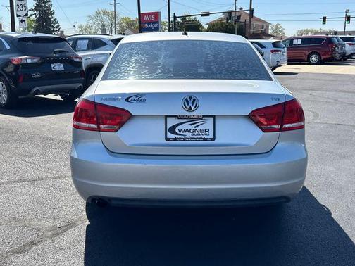 2015 Volkswagen Passat 1.8T Auto S