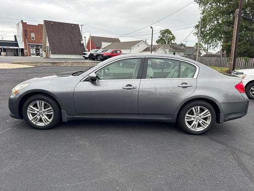 2010 INFINITI G37x Base