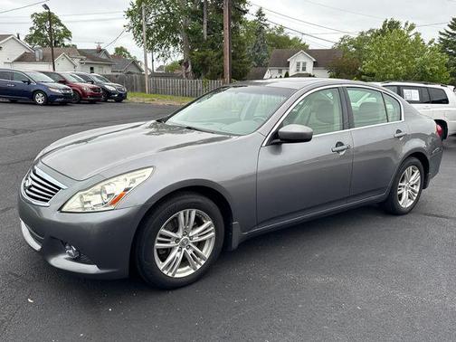 2010 INFINITI G37x Base