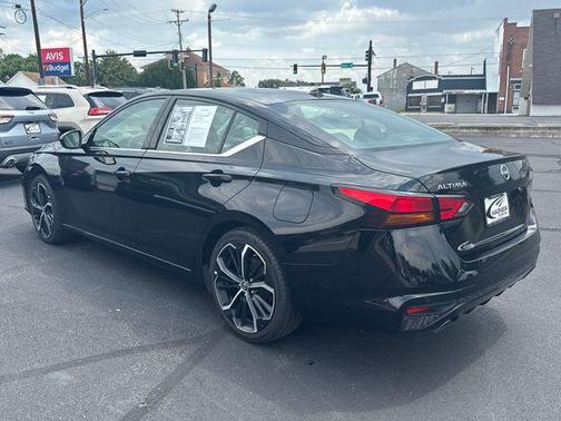 2023 Nissan Altima SR FWD