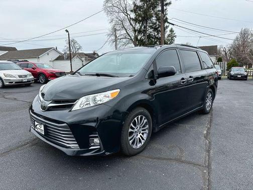 2019 Toyota Sienna XLE