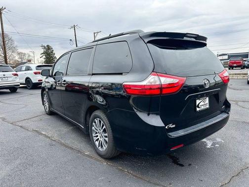 2019 Toyota Sienna XLE