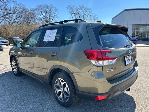 Autumn Green Metallic 2023 Subaru Forester Premium