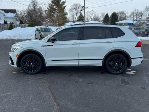 2022 Volkswagen Tiguan 2.0T SE R-Line Black 4MOTION