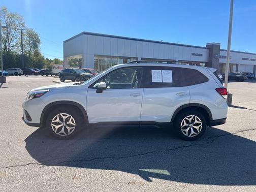2023 Subaru Forester Premium