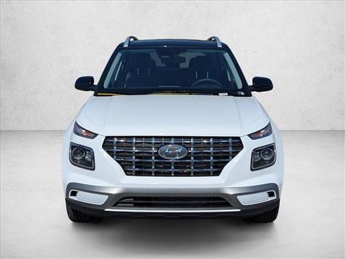 Lunar White w/Black Roof 2026 Hyundai VENUE SEL w/Two-Tone Roof