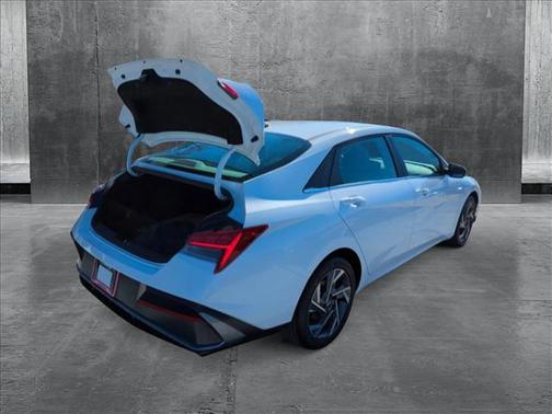 2025 Hyundai ELANTRA SEL