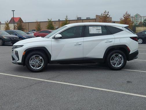 2025 Hyundai TUCSON SE