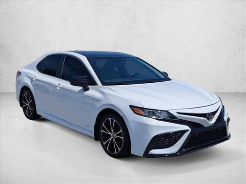 Super White 2020 Toyota Camry SE