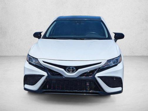 Super White 2020 Toyota Camry SE