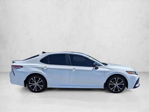 Super White 2020 Toyota Camry SE