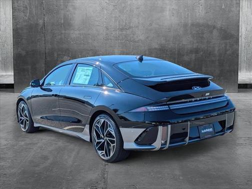 2025 Hyundai IONIQ 6 Limited