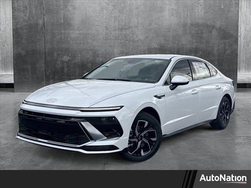 2025 Hyundai SONATA SE